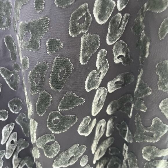 ASTR the Label Gabi Dress Dark Slate Leopard Size Medium NWT - Picture 4 of 7